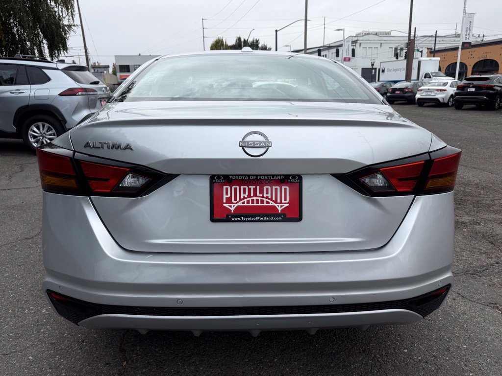 Used 2025 Nissan Altima 2.5 SV FWD image 7