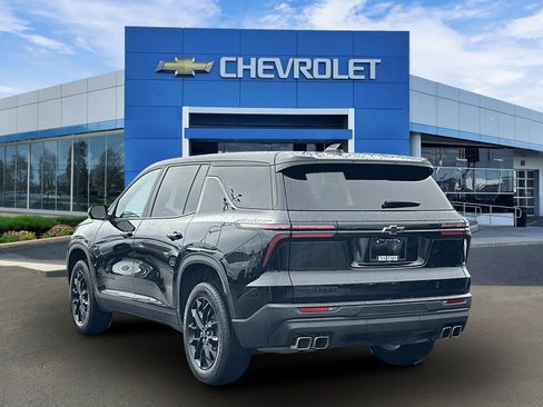 Used 2024 Chevrolet Traverse LS w/ Midnight/Sport Edition FWD image 4
