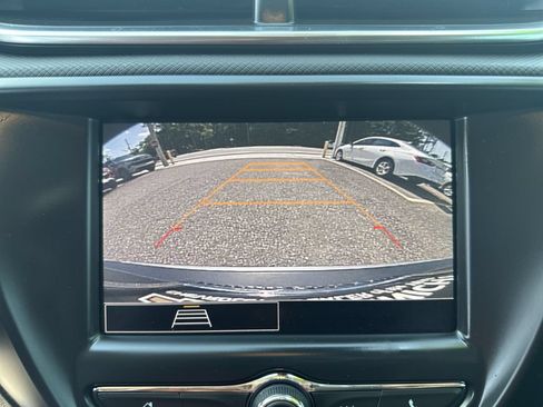 Used 2022 Chevrolet TrailBlazer LT FWD image 25