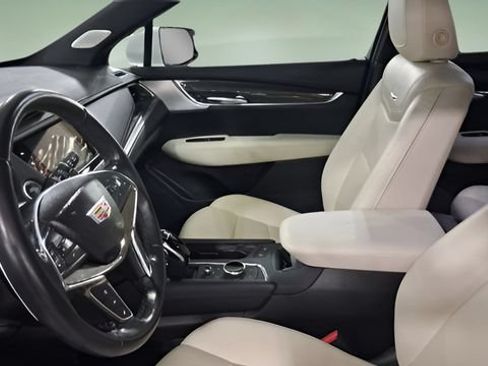 Used 2022 Cadillac XT5 Sportv w/ Technology Package AWD/4WD image 11
