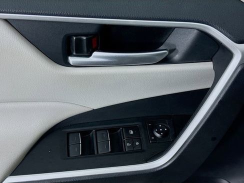Certified 2025 Toyota RAV4 XLE FWD image 19