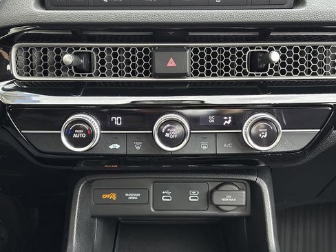 Certified 2025 Honda Civic LX image 22