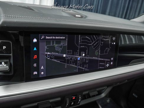 Used 2025 Porsche Cayenne image 13