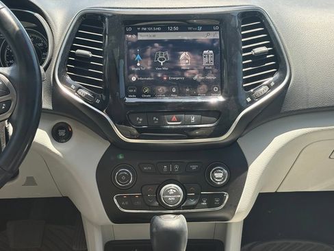 Used 2021 Jeep Cherokee Limited w/ Elite Package FWD image 13