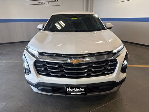 Used 2026 Chevrolet Equinox LT AWD/4WD image 2
