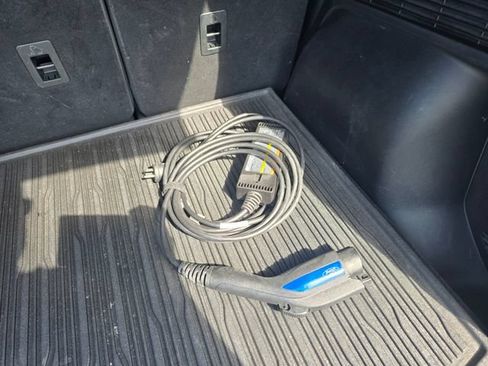 Used 2022 Ford Escape SEL w/ Technology Package FWD image 15