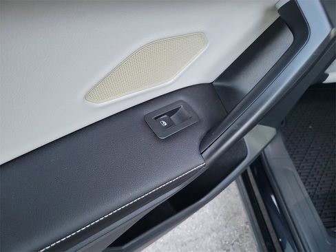 Certified 2022 Volkswagen Tiguan S image 12