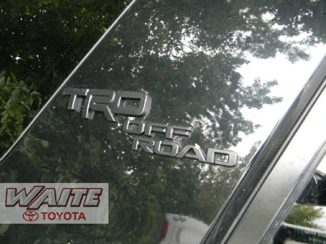 Used 2023 Toyota 4Runner TRD Off-Road Premium w/ Off Road Premium Plus Package AWD/4WD image 4