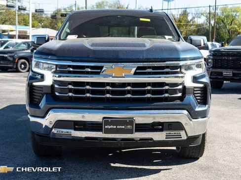 Used 2022 Chevrolet Silverado 1500 LTZ image 2