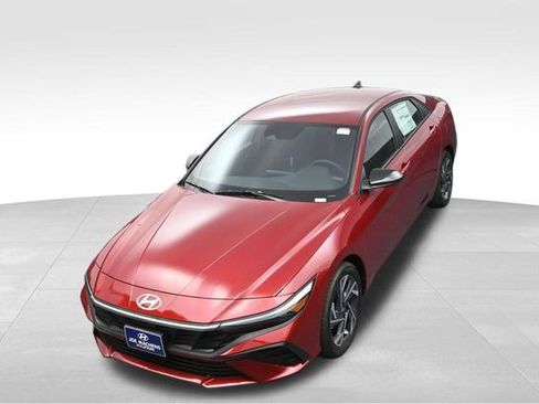 Used 2025 Hyundai Elantra Sport FWD image 24