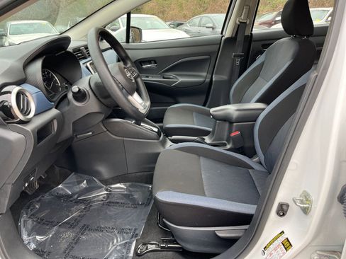 Used 2025 Nissan Versa SV image 24