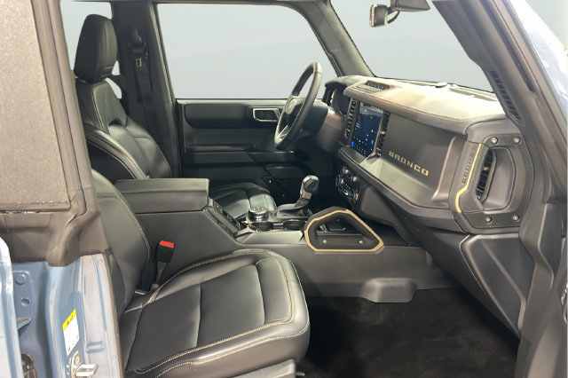 Used 2025 Ford Bronco Badlands AWD/4WD image 13