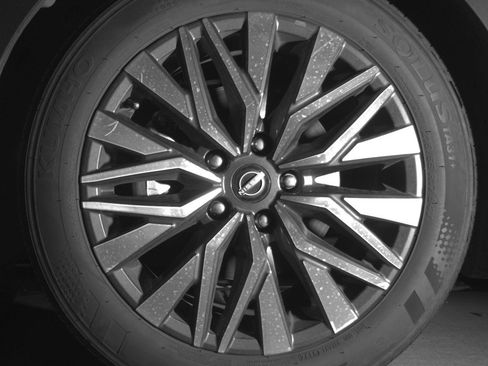 Used 2025 Nissan Altima 2.5 SV image 12