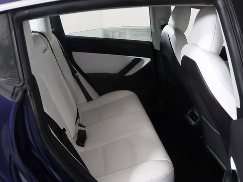 Used 2019 Tesla Model 3 Standard Range Plus image 34