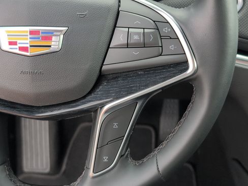 Certified 2025 Cadillac XT5 Premium Luxury AWD/4WD image 27