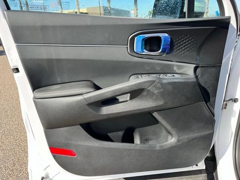 New 2026 Kia Sorento LX FWD image 16