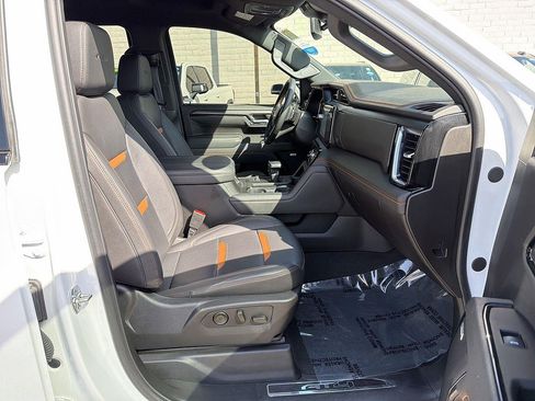 Used 2025 GMC Sierra 1500 AT4 AWD/4WD image 27