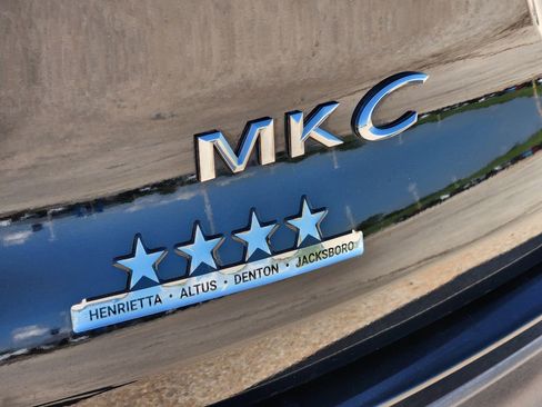 Used 2018 Lincoln MKC Reserve image 12