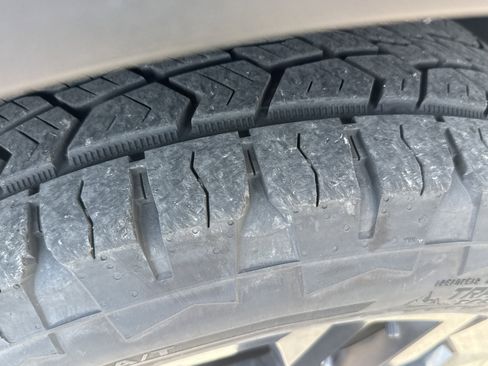 Used 2025 Kia Telluride AWD image 10