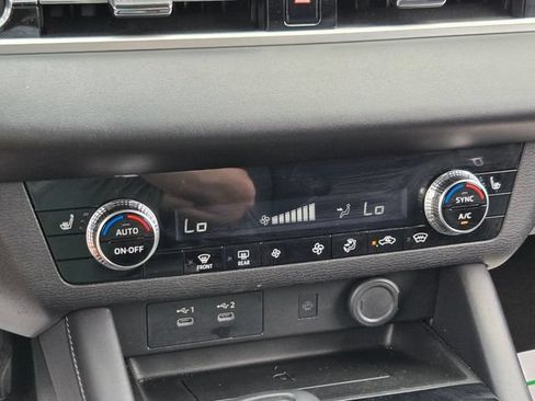 Used 2025 Mitsubishi Outlander SE AWD/4WD image 33