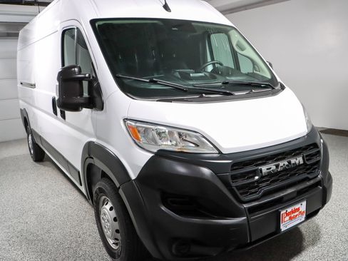 Used 2023 RAM ProMaster 2500 FWD image 5