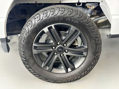 Used 2022 Ford F150 XLT w/ Equipment Group 302A High image 11