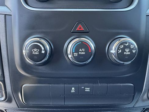 Used 2017 RAM 1500 Express AWD/4WD image 17