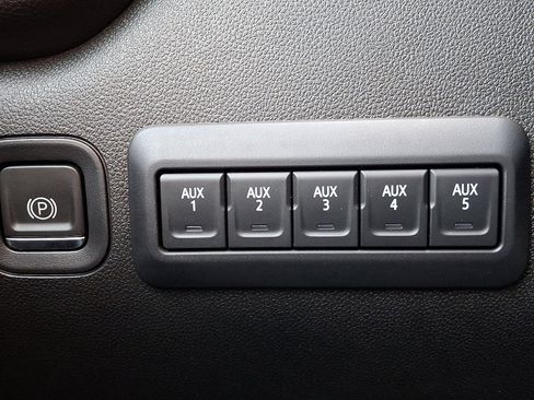 Certified 2024 Chevrolet Silverado 3500 W/T image 23