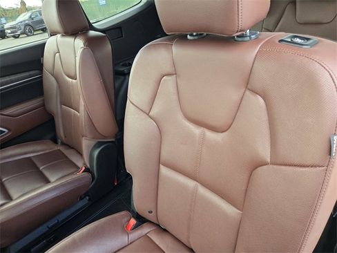 Used 2023 Kia Telluride EX w/ EX Captain's Chair Package image 12