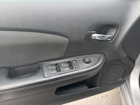 Used 2014 Dodge Avenger SE w/ Blacktop Package image 12