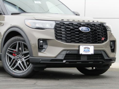 New 2026 Ford Explorer ST image 4