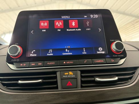 Used 2025 Nissan Altima 2.5 SV FWD image 25