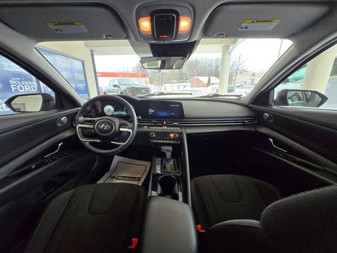 Used 2023 Hyundai Elantra SEL w/ Convenience Package image 23