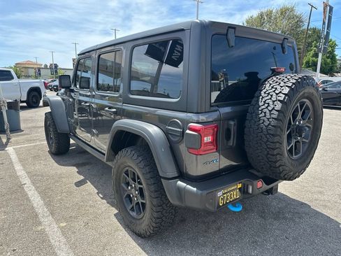 Used 2024 Jeep Wrangler Unlimited AWD/4WD image 3