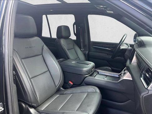 Certified 2023 GMC Yukon Denali image 9