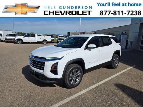 New 2026 Chevrolet Equinox LT w/ Convenience Package II AWD/4WD image 3