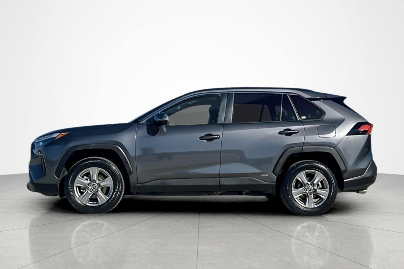 Certified 2022 Toyota RAV4 XLE w/ Convenience Package AWD/4WD image 2