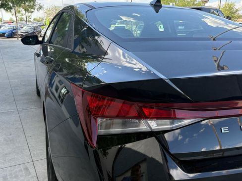 Used 2023 Hyundai Elantra SEL FWD image 11