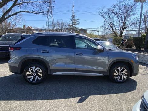 Used 2025 Volkswagen Tiguan S image 4