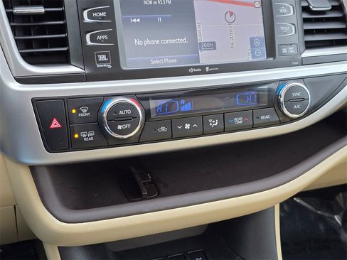 Used 2015 Toyota Highlander Limited Platinum image 56