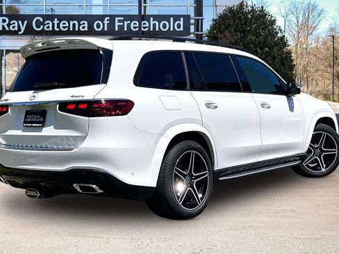 Used 2025 Mercedes-Benz GLS 450 4MATIC image 2