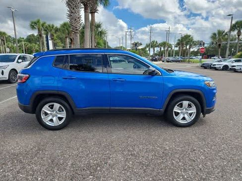 Used 2022 Jeep Compass Latitude FWD image 9