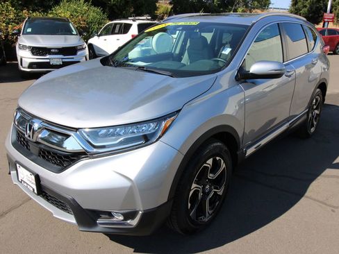 Used 2018 Honda CR-V Touring image 1