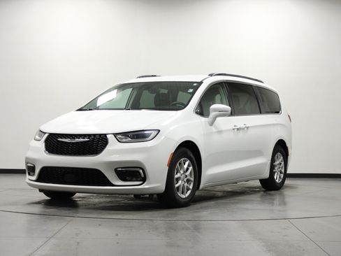 Used 2022 Chrysler Pacifica Touring-L FWD image 8