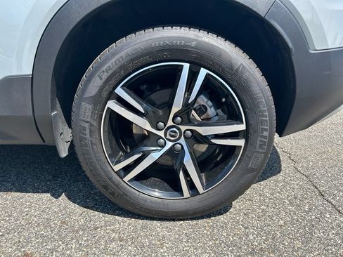 Used 2025 Volvo XC40 B5 Core AWD/4WD image 10