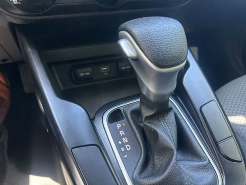 Used 2023 Kia Soul LX w/ LX Technology Package image 34