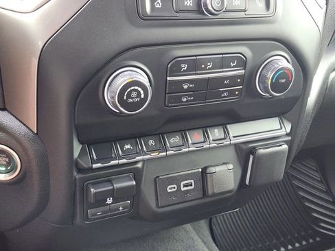 Used 2024 Chevrolet Silverado 1500 Custom image 19