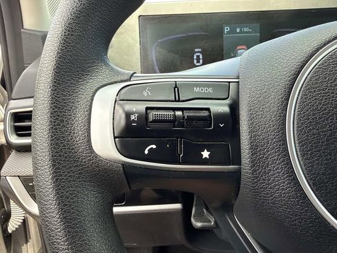Used 2025 Kia Sportage LX image 32