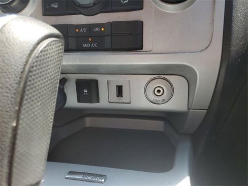 Used 2010 Mercury Mariner 2WD image 22