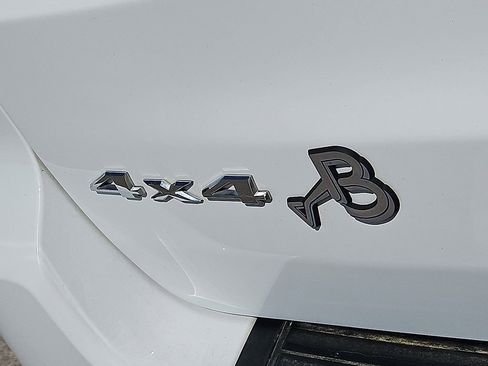 Used 2022 Jeep Grand Cherokee Laredo E image 14